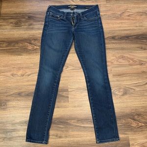 Lucky brand Charlie skinny. Size 2/26”.